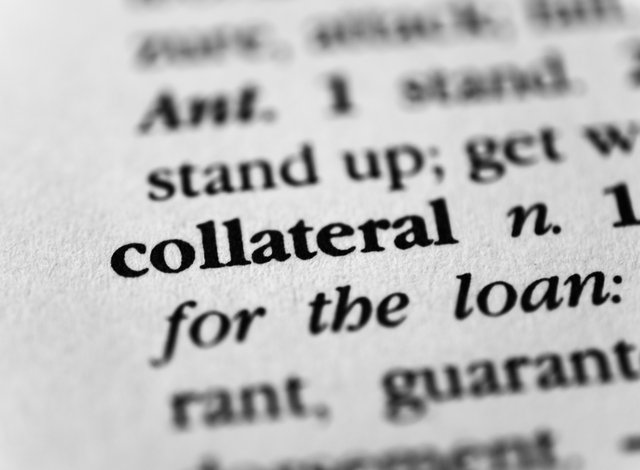"collateral" in English